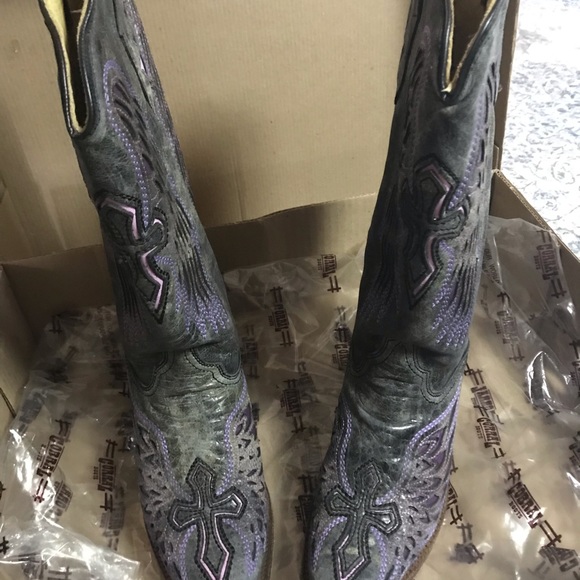 Corral Shoes - Vintage Corral woman boots
